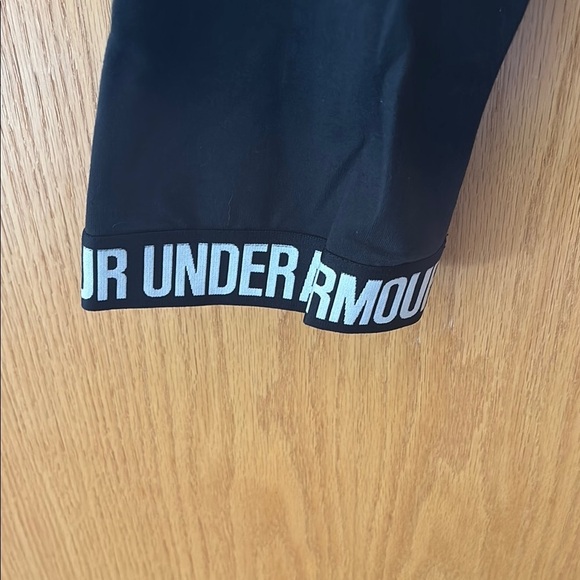 Under Armour Black Capri Leggings - Picture 3 of 9